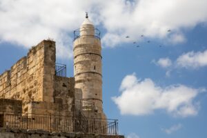 הצטרפו אלינו