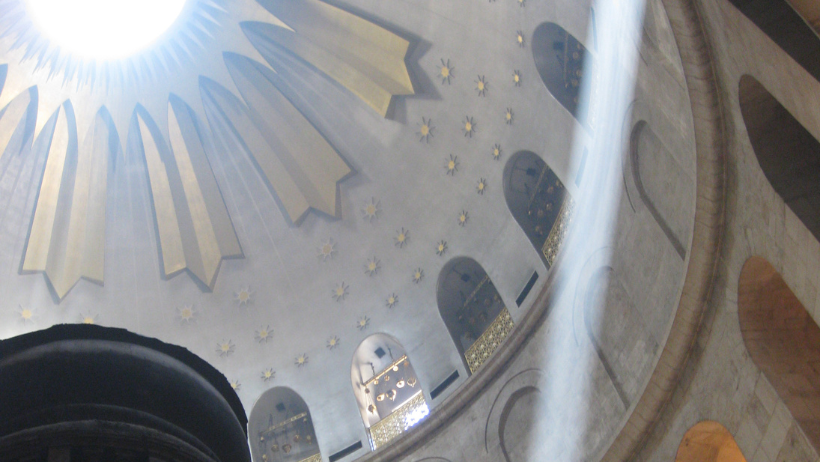 HolyLight2009קרדיט טי וייט נויין